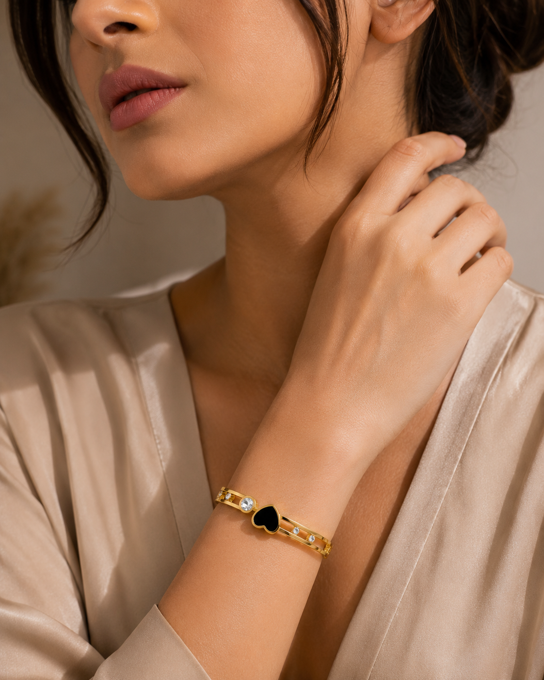 Black Heart Bracelet – Gold Crystal