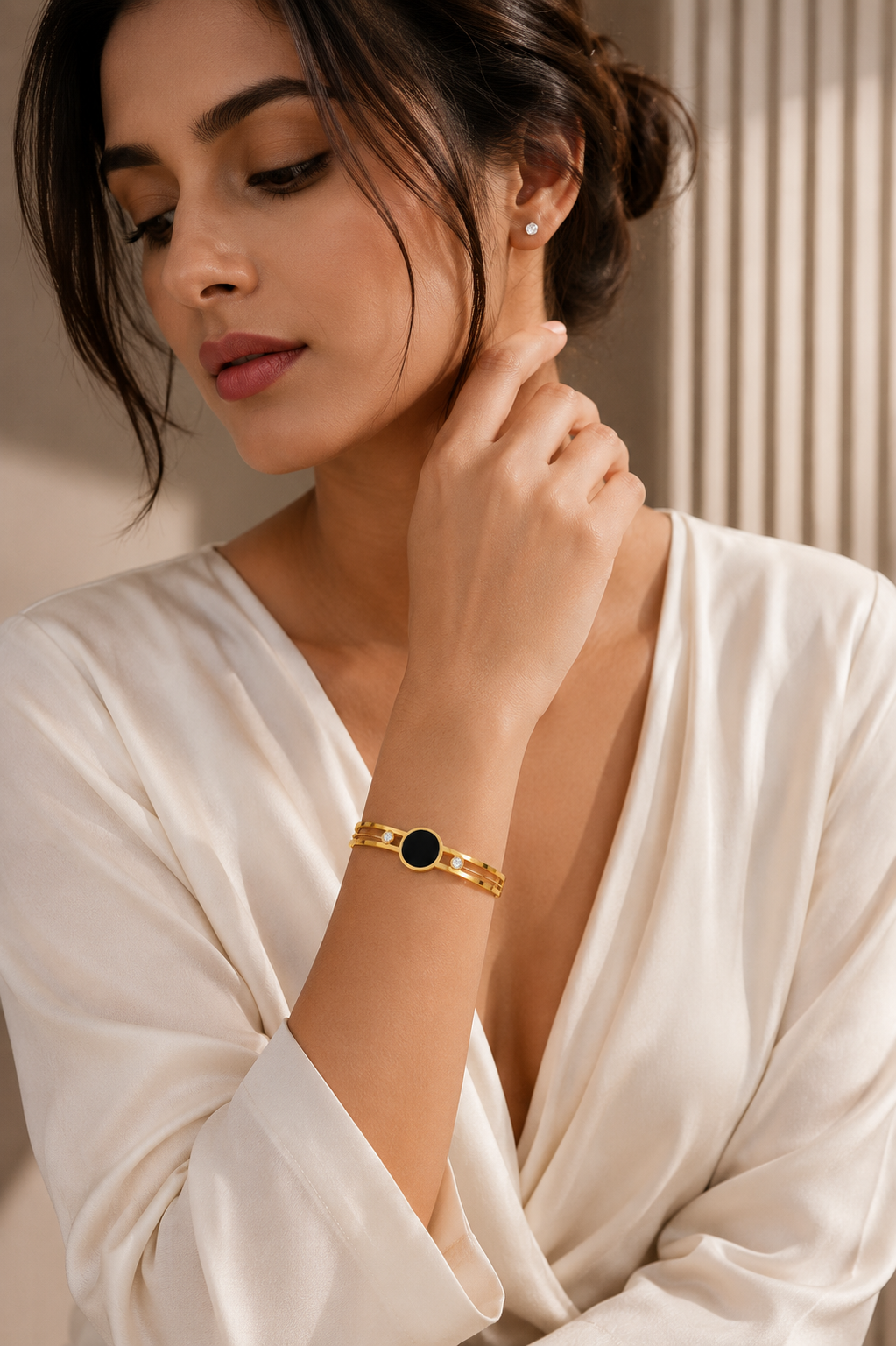 Onyx Circle Bracelet – Gold